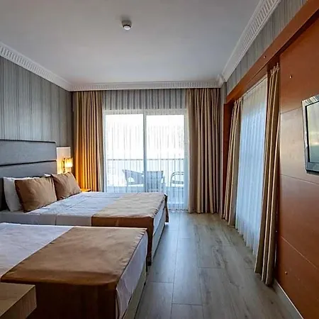 Ξενοδοχείο Point 4*